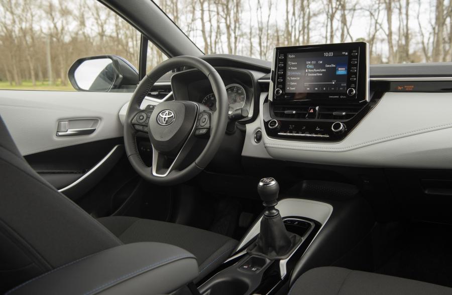 Интерьер Toyota Corolla SE Sedan 2019 года  (NA) (фото 18 из 32)